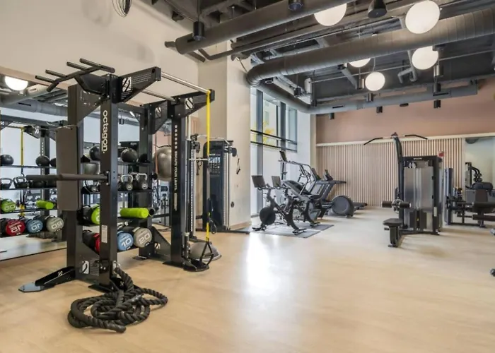 Hulu+gym+parking Near Shopping|upmc|universities *