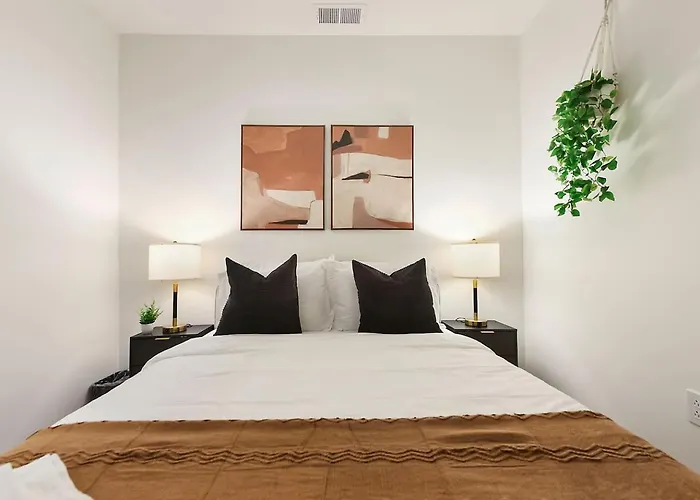 Hulu+gym+parking Near Shopping|upmc|universities Pittsburgh