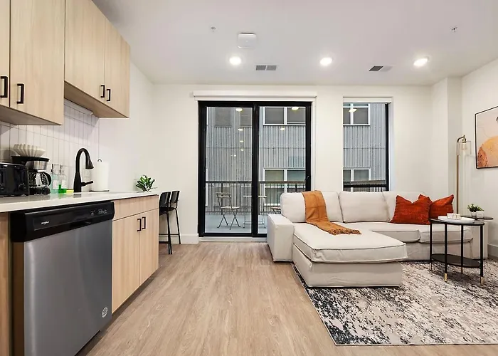 Hulu+gym+parking Near Shopping|upmc|universities