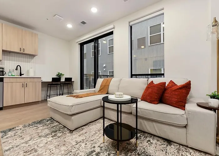 Apartment Hulu+gym+parking Near Shopping|upmc|universities *