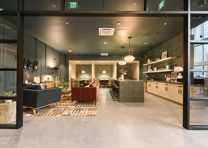 Hulu+gym+parking Near Shopping|upmc|universities Pittsburgh
